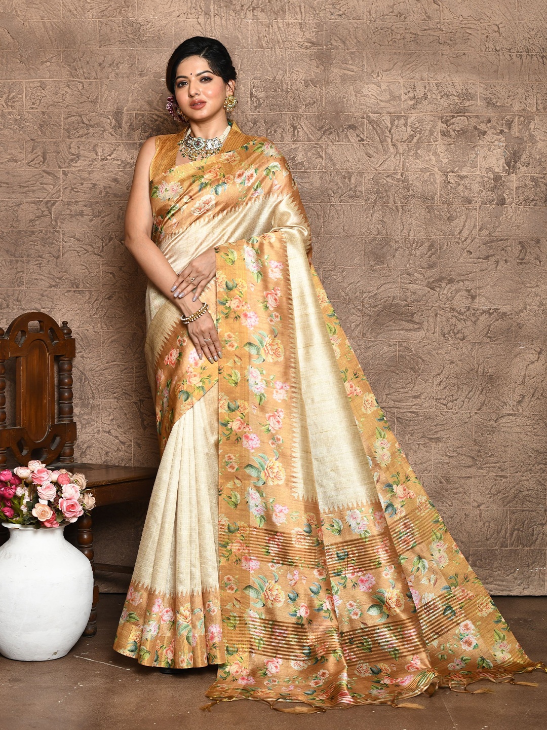 

Jinal & Jinal Floral Zari Pure Silk Banarasi Saree, Cream