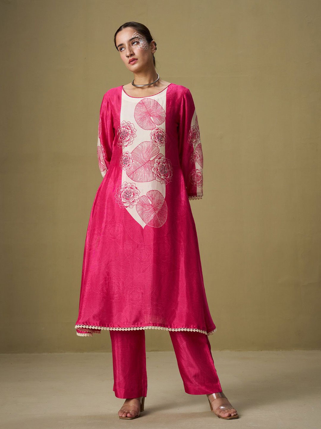 

SUKRUTI DESIGN Floral Printed Pakistani Kurta Set, Pink