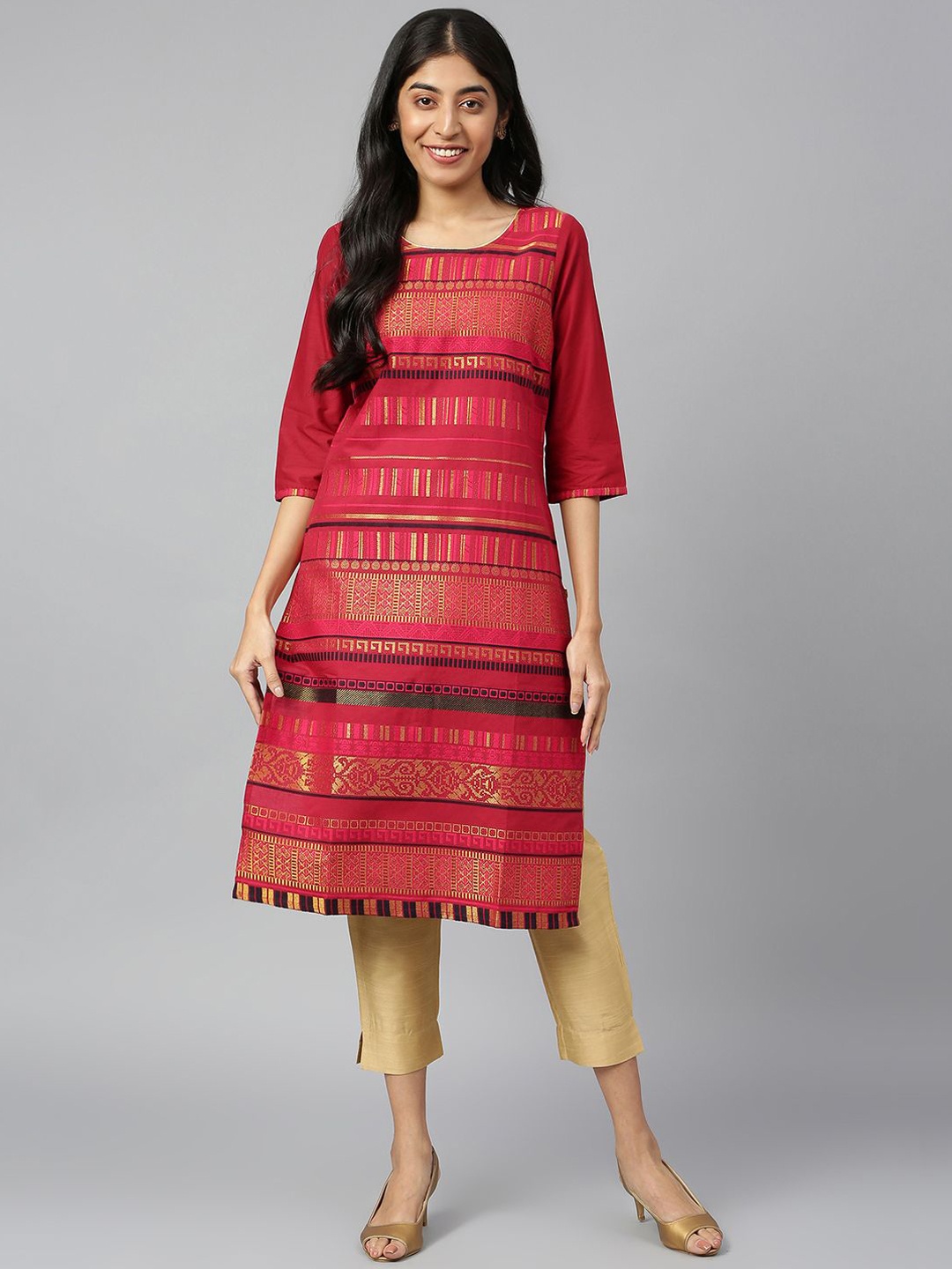 

AURELIA Women Geometric Printed Sequinned Kurta, Pink