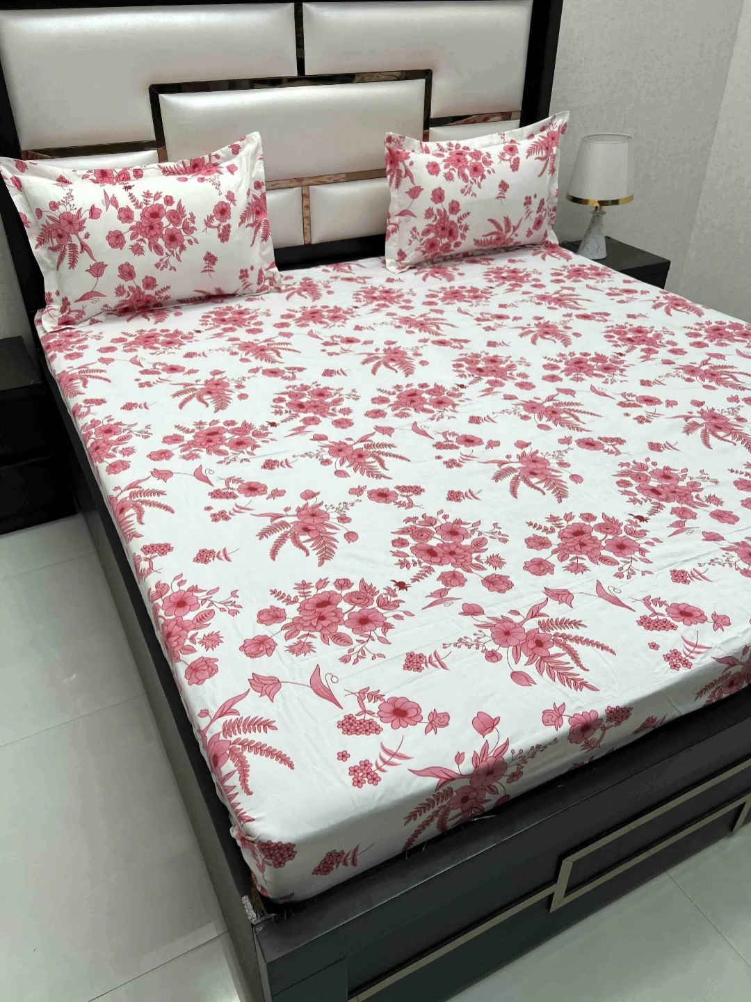 

Pure Decor Queen Size Double Bed Bedsheet With 2 Pillow Covers 2.28m X 2.54m, Pink