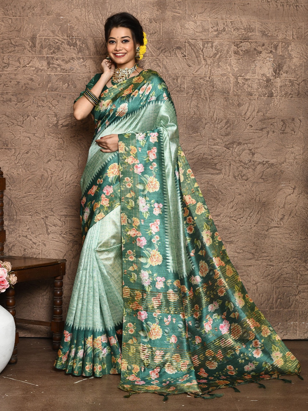 

Jinal & Jinal Floral Zari Pure Silk Banarasi Saree, Olive