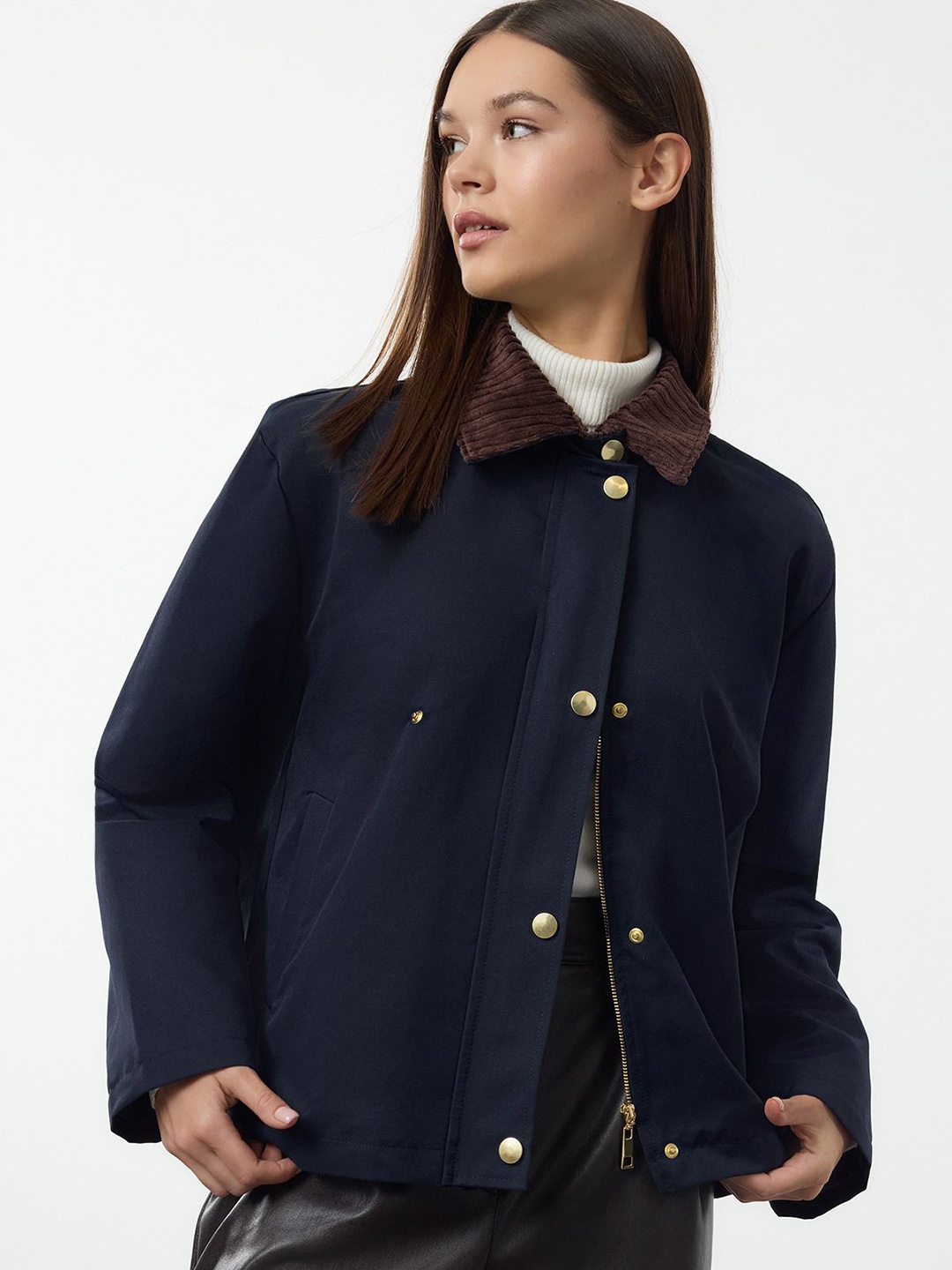 

Trendyol Women Spread Collar Single-Breasted Overcoat, Navy blue