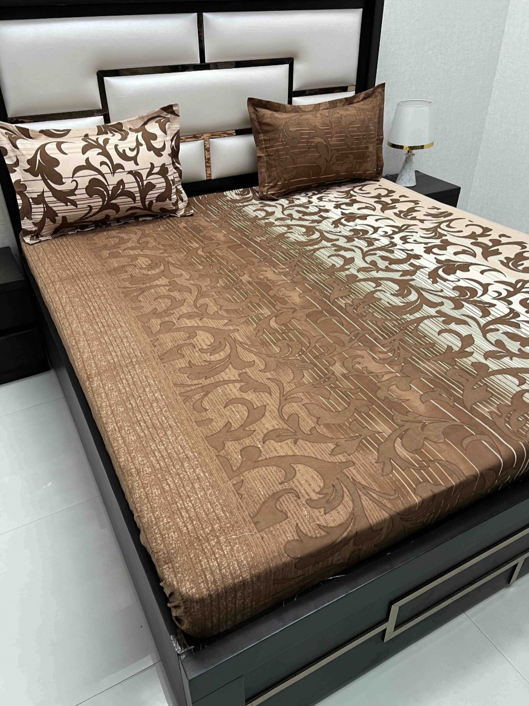 

Pure Decor Brown & White Ethnic Motifs Microfiber 240TC Queen Bedsheet Set 2.26 m x 2.56 m