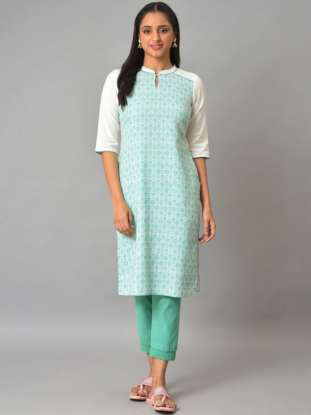 

AURELIA Women Printed Sequinned Kurta, Green