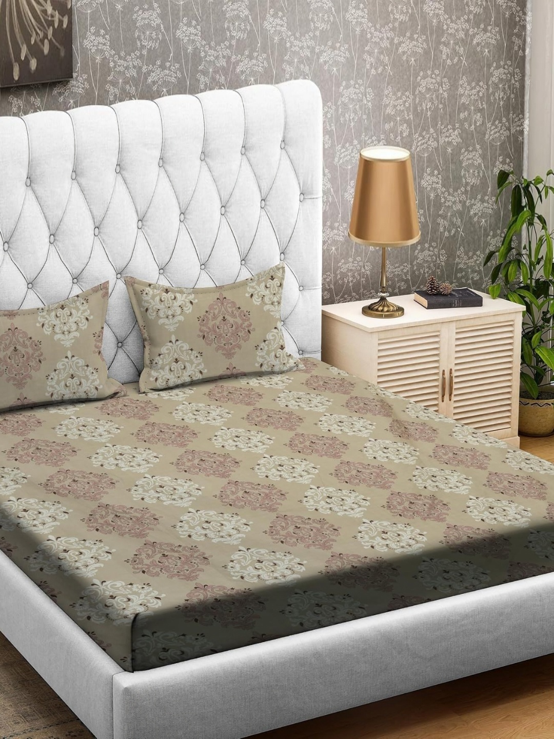 

Aura Beige & White Floral 144 TC Queen Bedsheet with 2 Pillow Covers