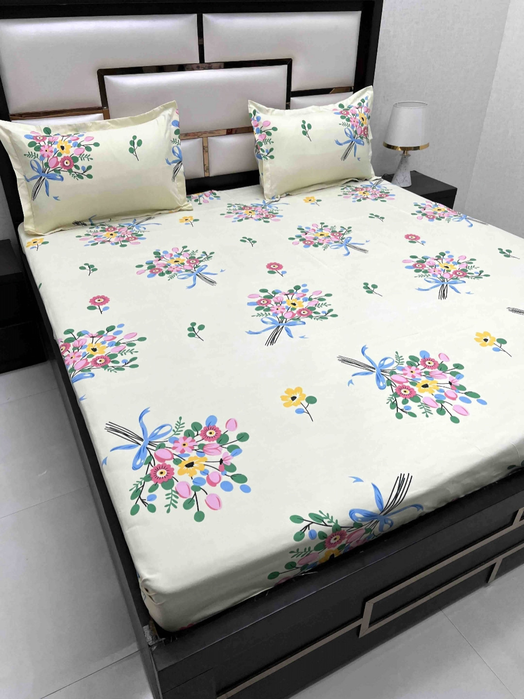 

Pure Decor Amulya Yelloe Floral Printed Microfiber 330 TC Queen Bedsheet Set 2.55 x 2.27 m, Yellow