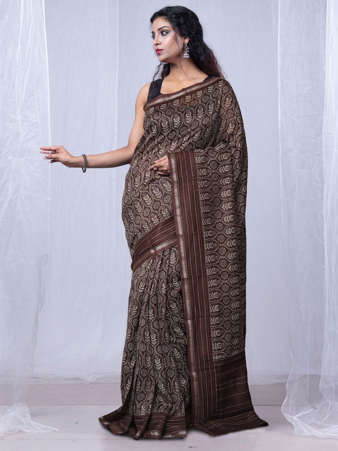 

Unnati Silks Floral Zari Silk Cotton Handloom Chanderi Saree, Brown