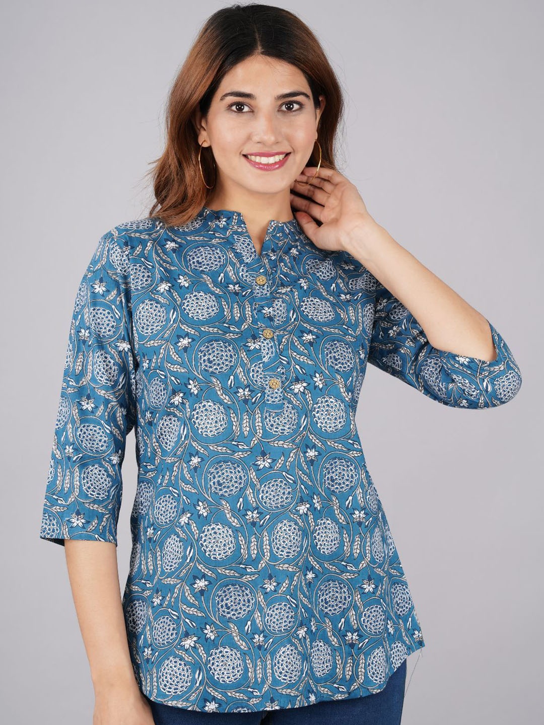 

Bahe Kurtiz Women Floral Printed Sequinned Kurta, Blue