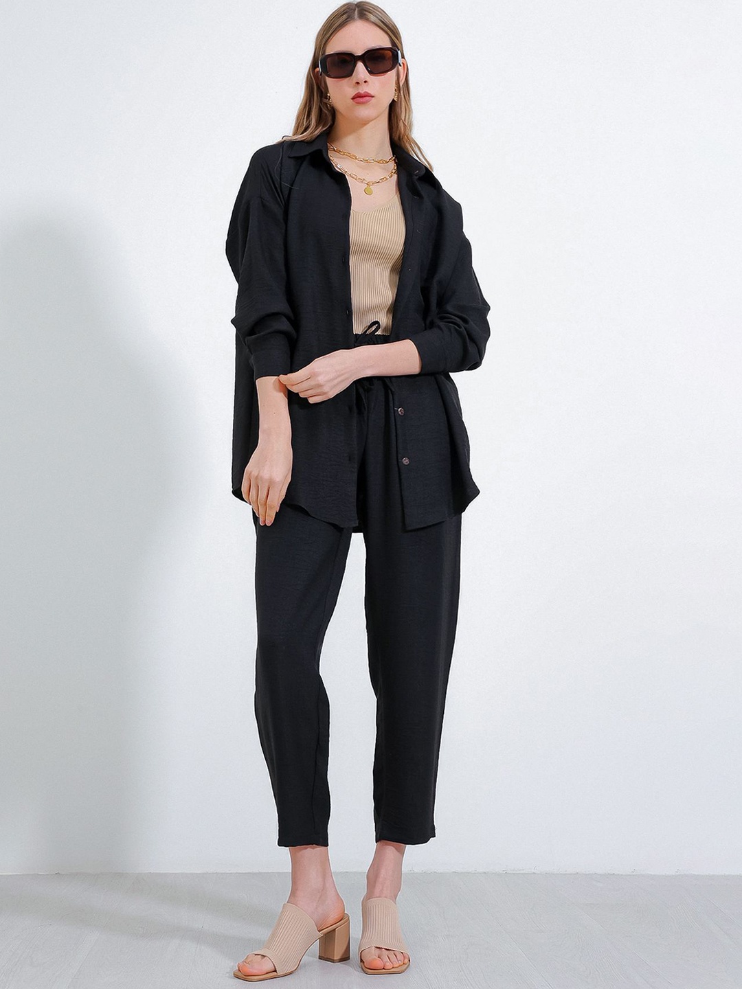 

Trendyol Women Co-Ords, Black
