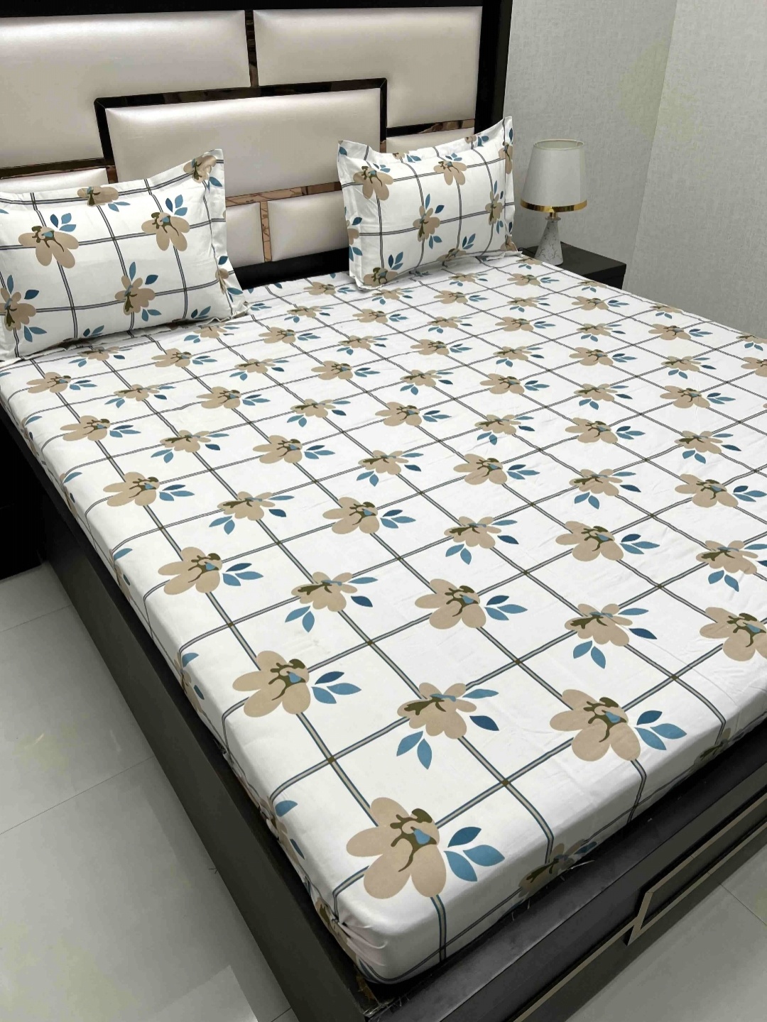 

Pure Decor Queen Size Double Bedsheet With 2 Pillow Covers 2.28m X 2.54m, White