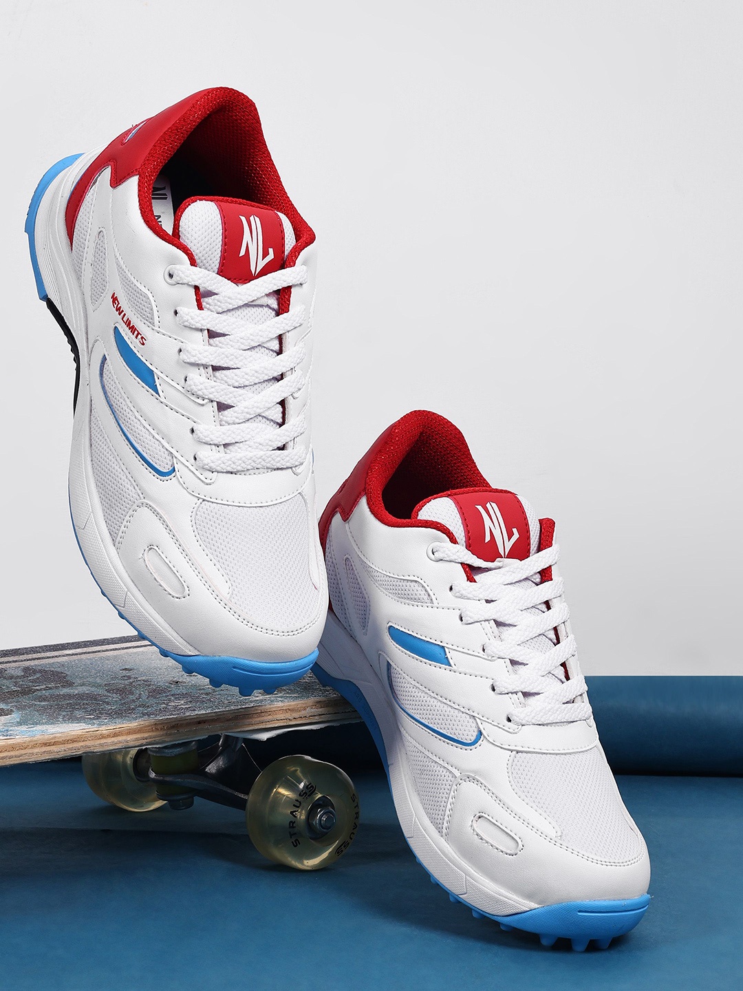 

NEW LIMITS Men Colourblocked Driving Shoes, White
