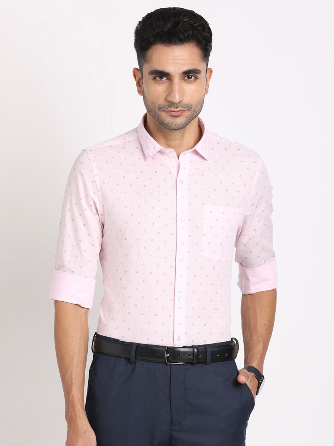 

Turtle Men Standard Slim Fit Opaque Printed Formal Shirt, Pink