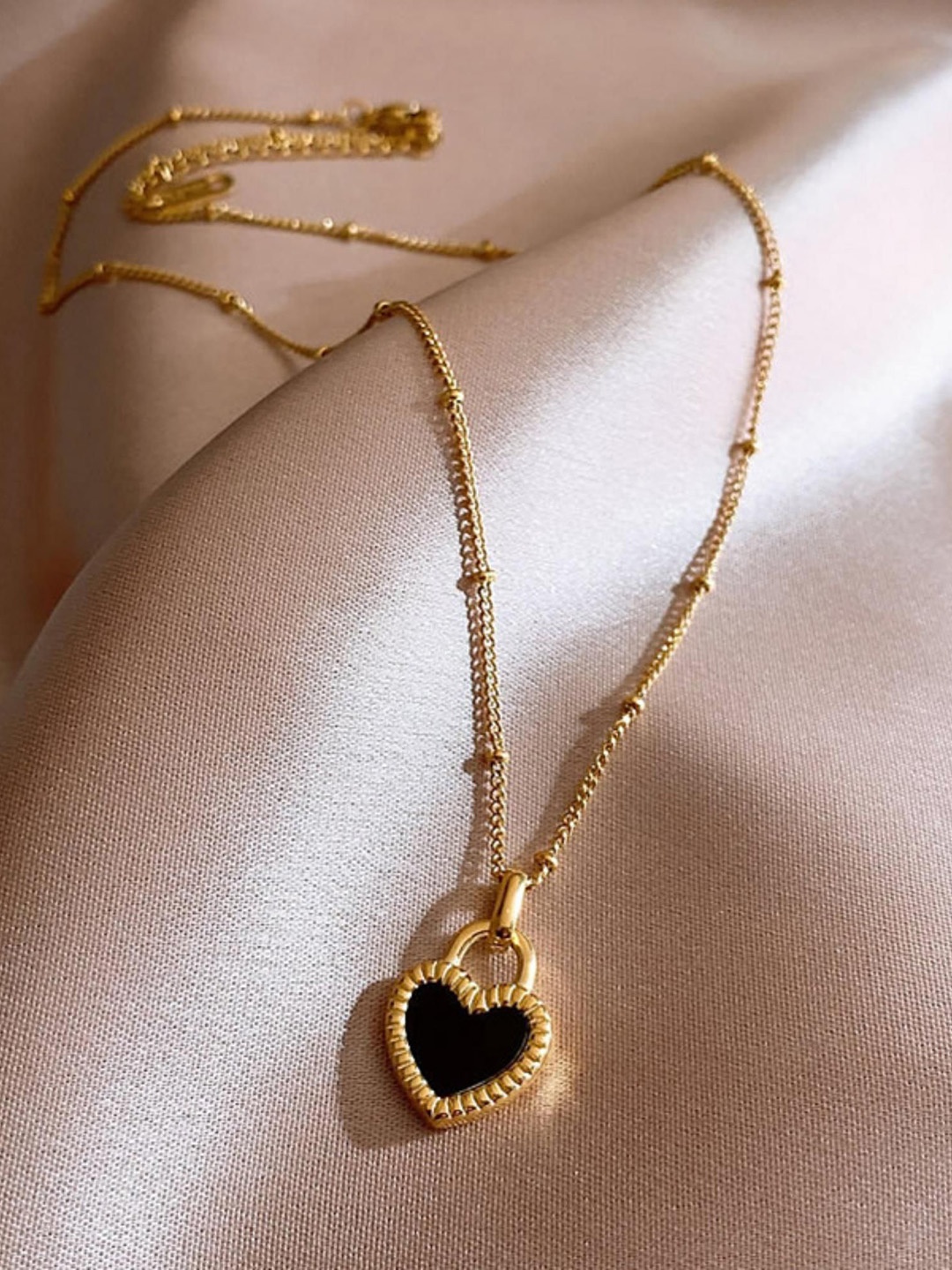 

MYKI Gold-Plated Heart Shaped Pendant with Chain