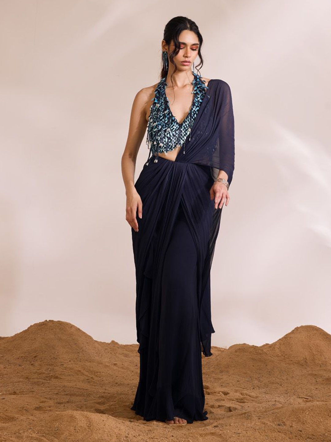 

DIVYA AGGARWAL Sequinned Saree, Navy blue