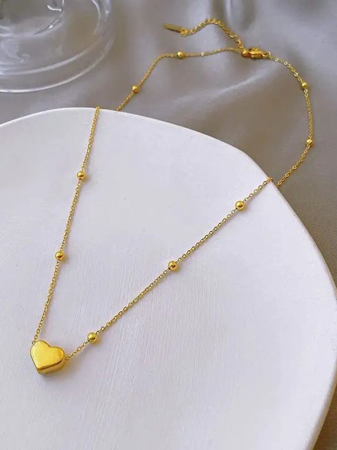 

DIVASTRI Gold-Plated Stainless Steel Anti Tarnish Heart-Shaped Pendant Chain