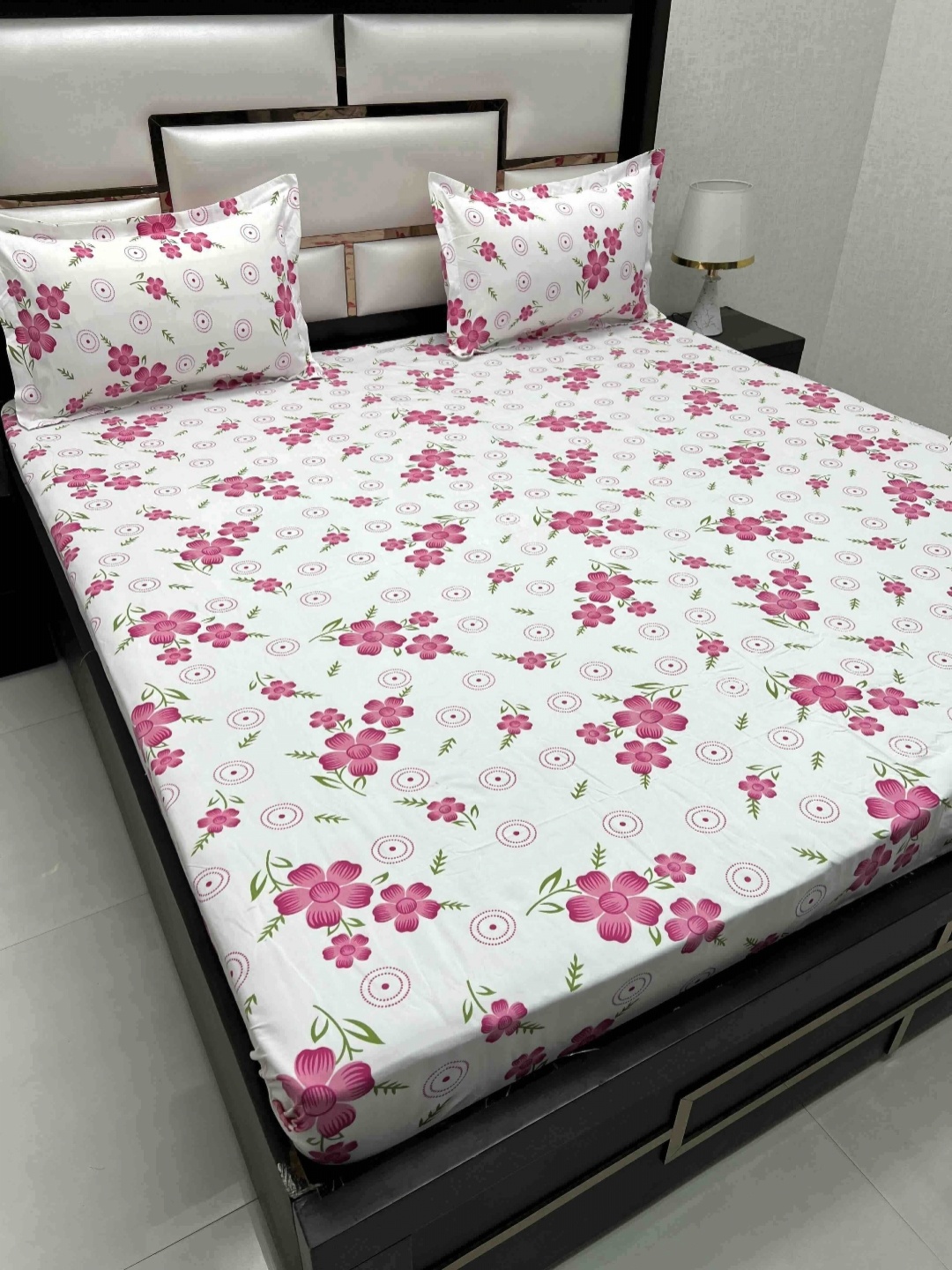 

Pure Decor Queen Size Double Bedsheet With 2 Pillow Covers 2.28m X 2.54m, White