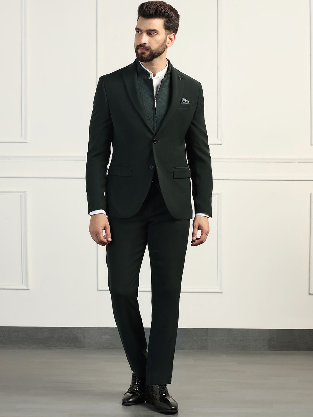 

Blackberrys Men Slim-Fit Single-Breasted Formal Suit, Green