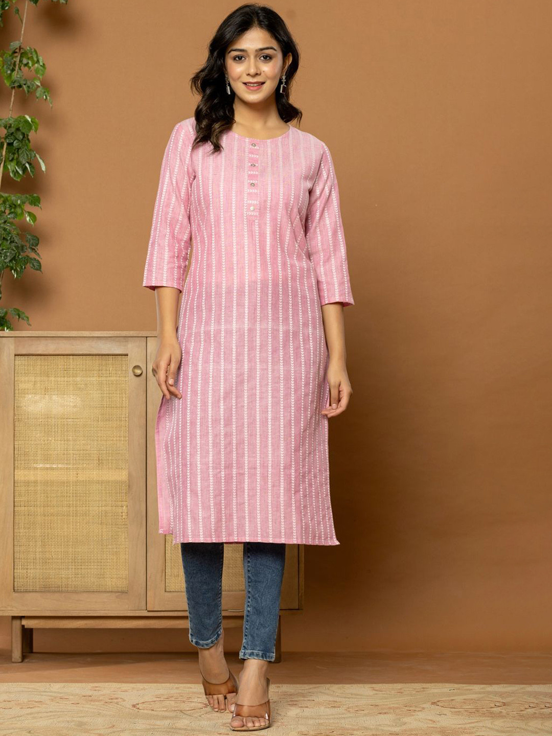 

FLAMBOYANT Women Striped Kurta, Pink