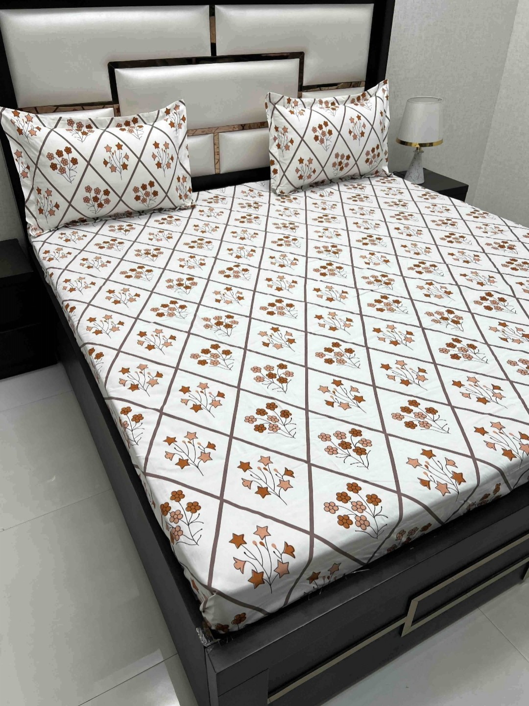 

Pure Decor Queen Size Double Bed Bedsheet With 2 Pillow Covers 2.28m X 2.54m, White