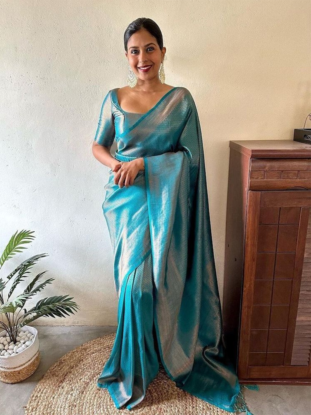 

Visit Wear Woven Design Pure Silk Banarasi Saree, Sea green