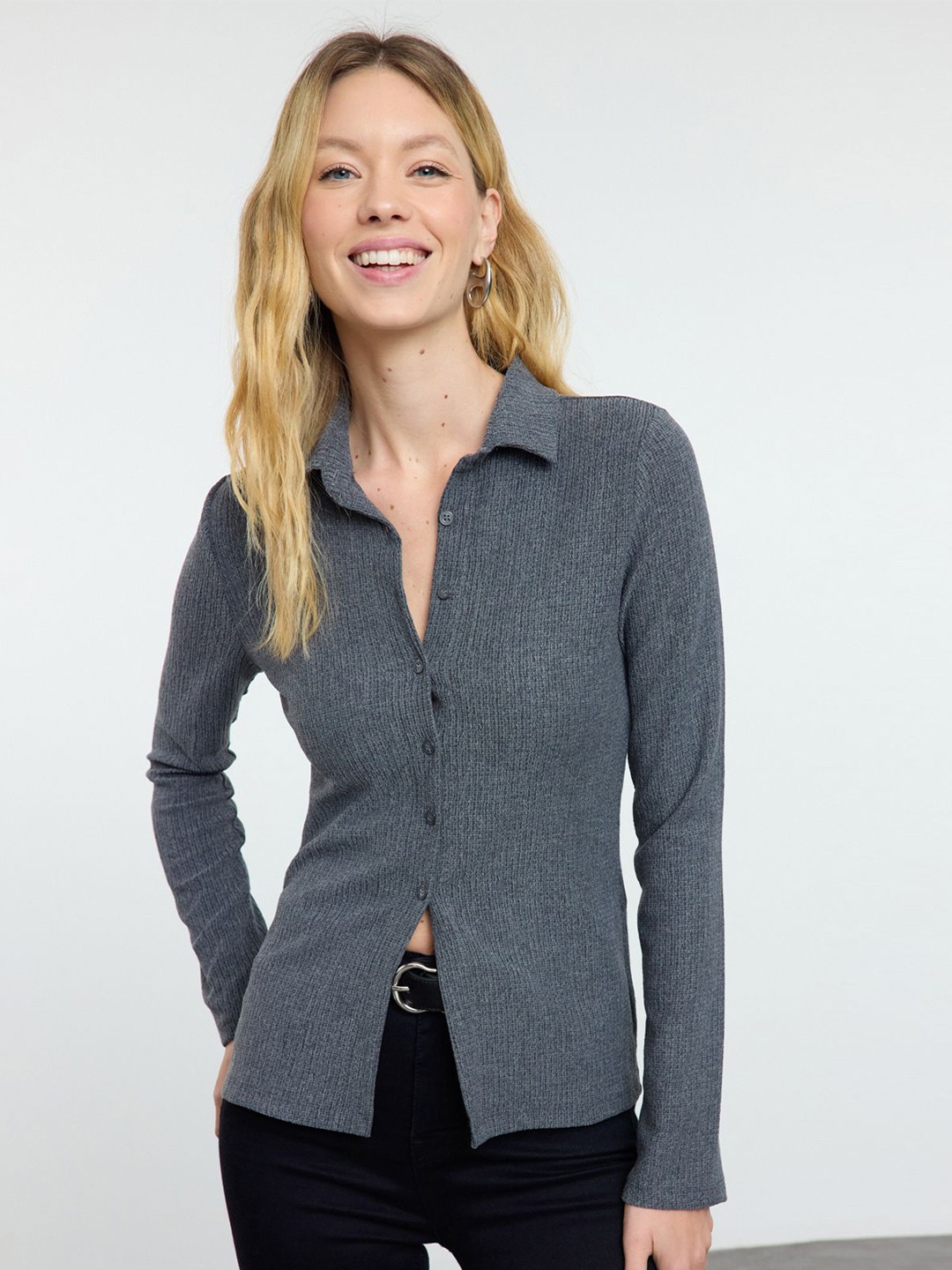 

Trendyol Women Opaque Casual Shirt, Na