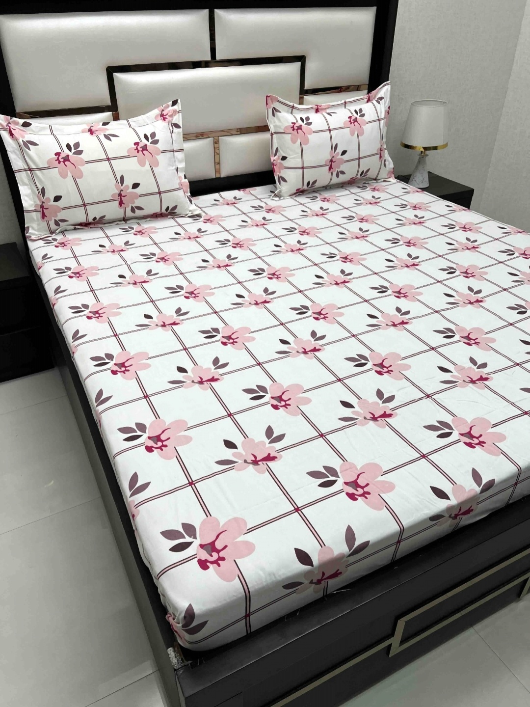 

Pure Decor Queen Size Double Bed Bedsheet With 2 Pillow Covers 2.28m X 2.54m, Pink