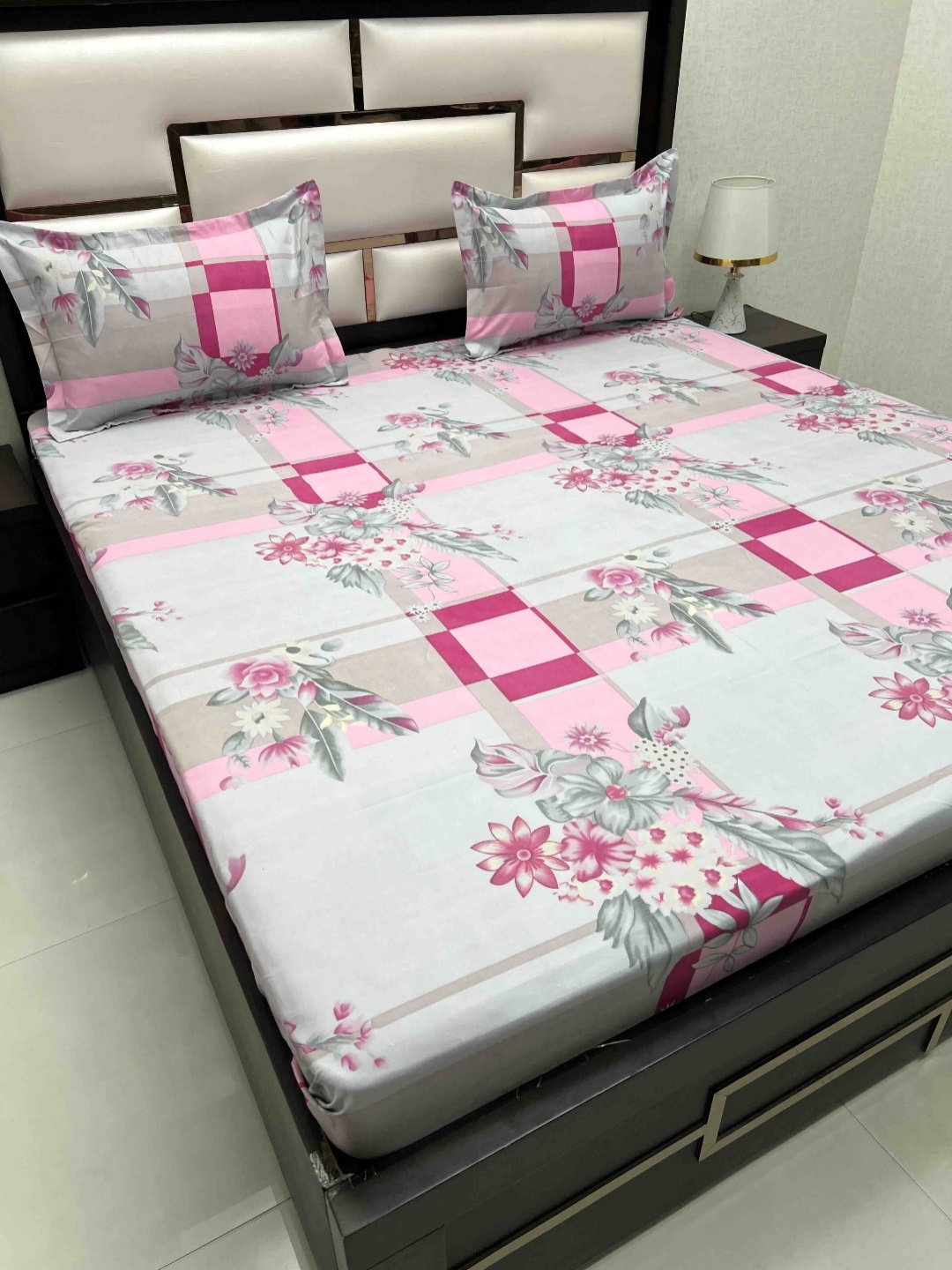 

Pure Decor Queen Size Double Bed Bedsheet With 2 Pillow Covers 2.28 m x 2.54 m, Pink