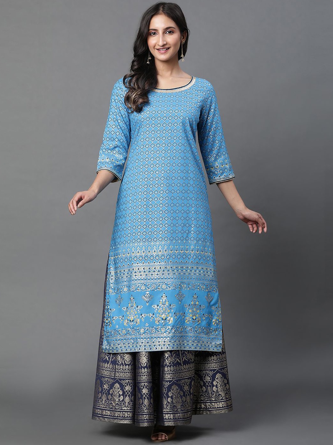 

AURELIA Women Embroidered Gotta Patti Kurta, Blue