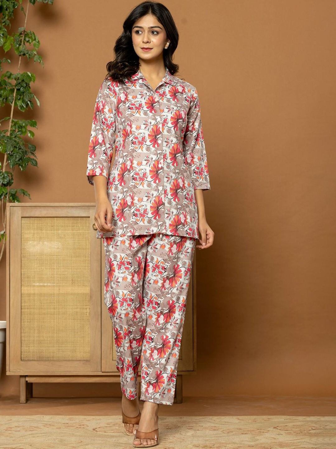 

FLAMBOYANT Floral Printed Shirt Collar Three-Quarter Sleeves Shirt With Trouser, Pink