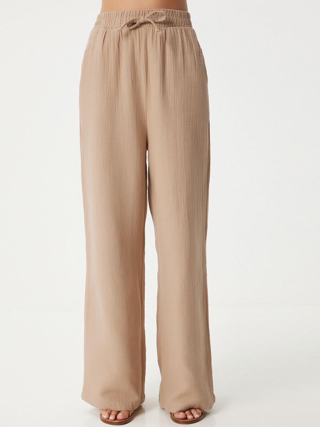 

Trendyol Women Trousers, Na