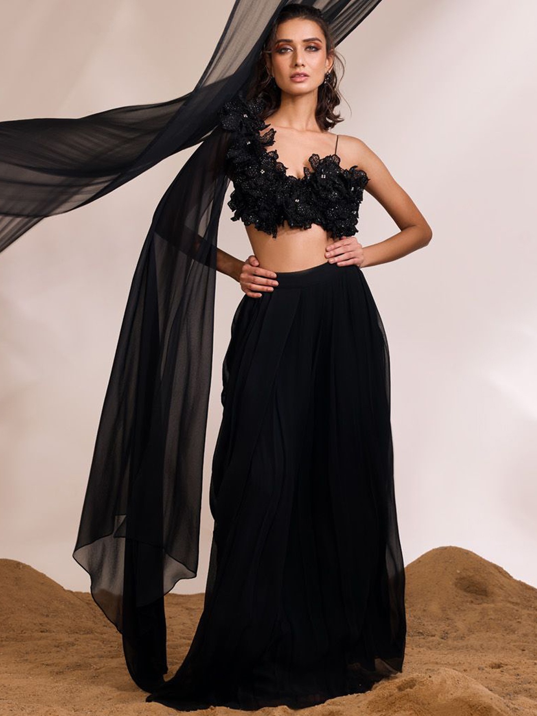 

DIVYA AGGARWAL Embellished One Shoulder Sleeveless Top With Skirt, Black