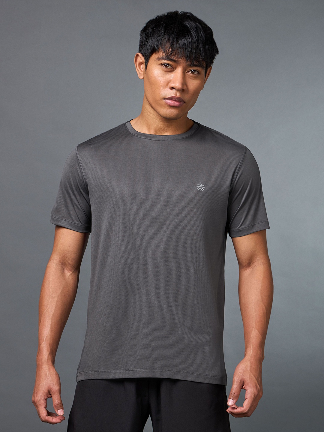 

CULT Men Solid Round Neck Cross Train Active Moisture Wicking T-shirt, Grey