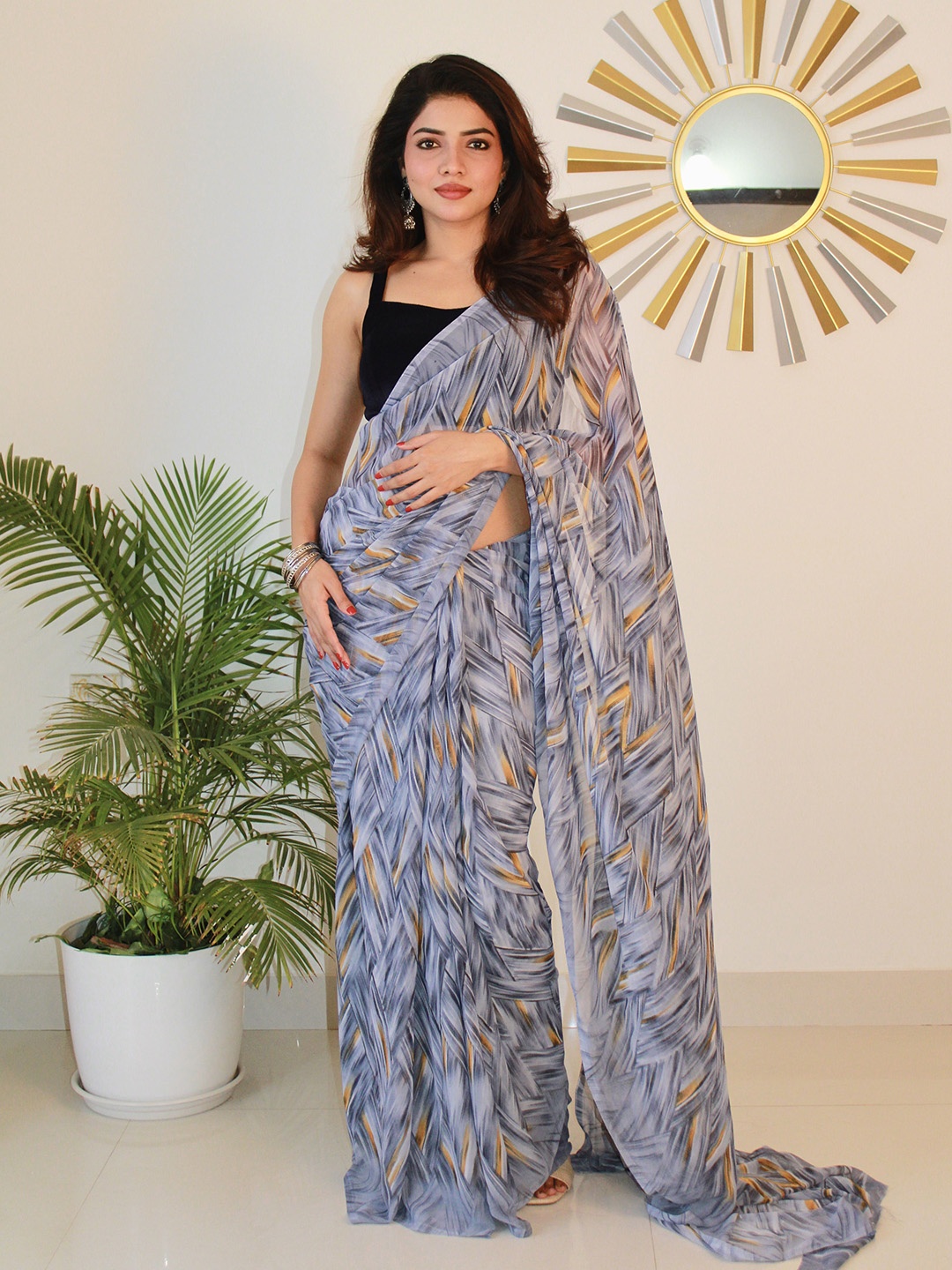 

SANJANA SILK Floral Pure Georgette Bagh Saree, Grey