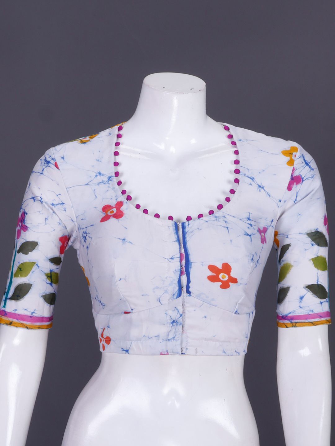 

Avishya Batik Hand Painted Pure Cotton Saree Blouse, White