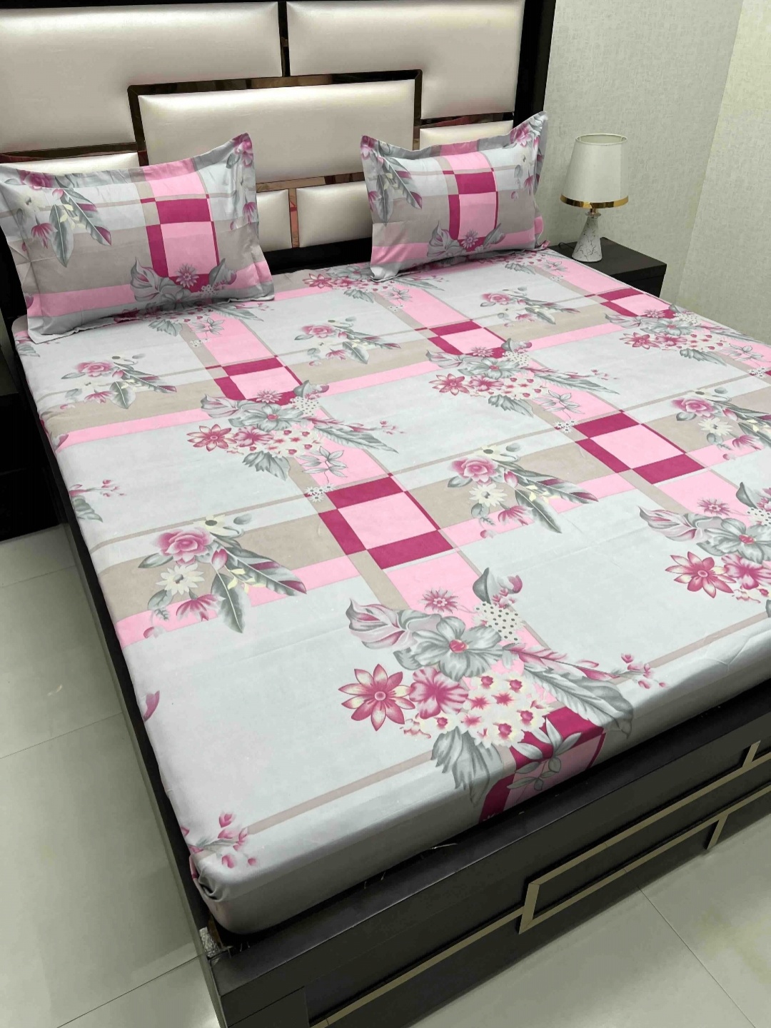 

Pure Decor Queen Size Double Bed Bedsheet With 2 Pillow Covers 2.28m X 2.54m, Pink