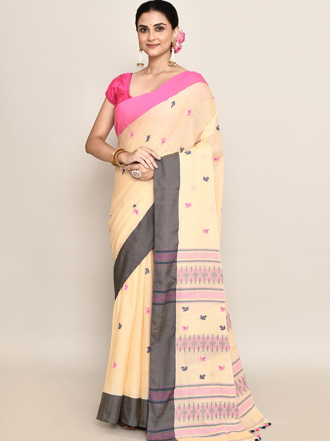 

PUKU Ethnic Motif Patchwork Pure Cotton Handloom Taant Saree, Beige