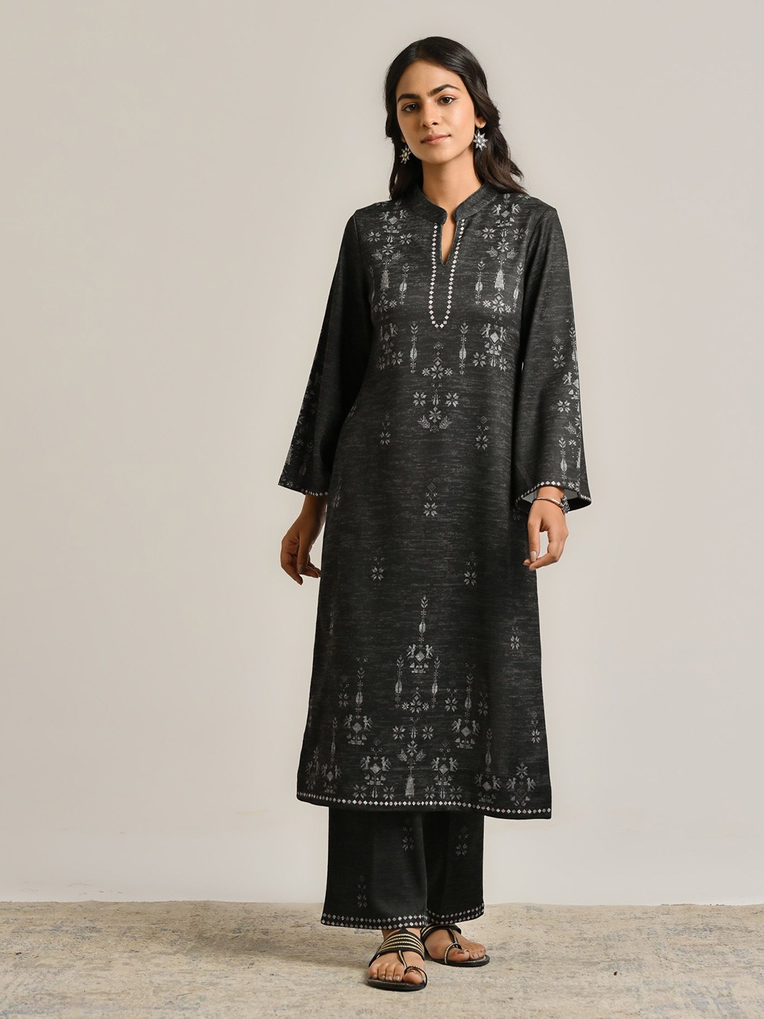 

Rustorange Floral Printed Kurta with Trouser, Black
