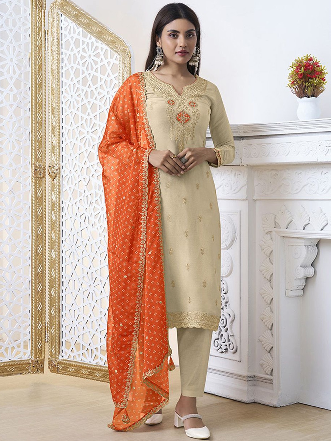 

Seerat Women Ethnic Motifs Embroidered Regular Pure Silk Kurta with Trousers & With Dupatta, Cream