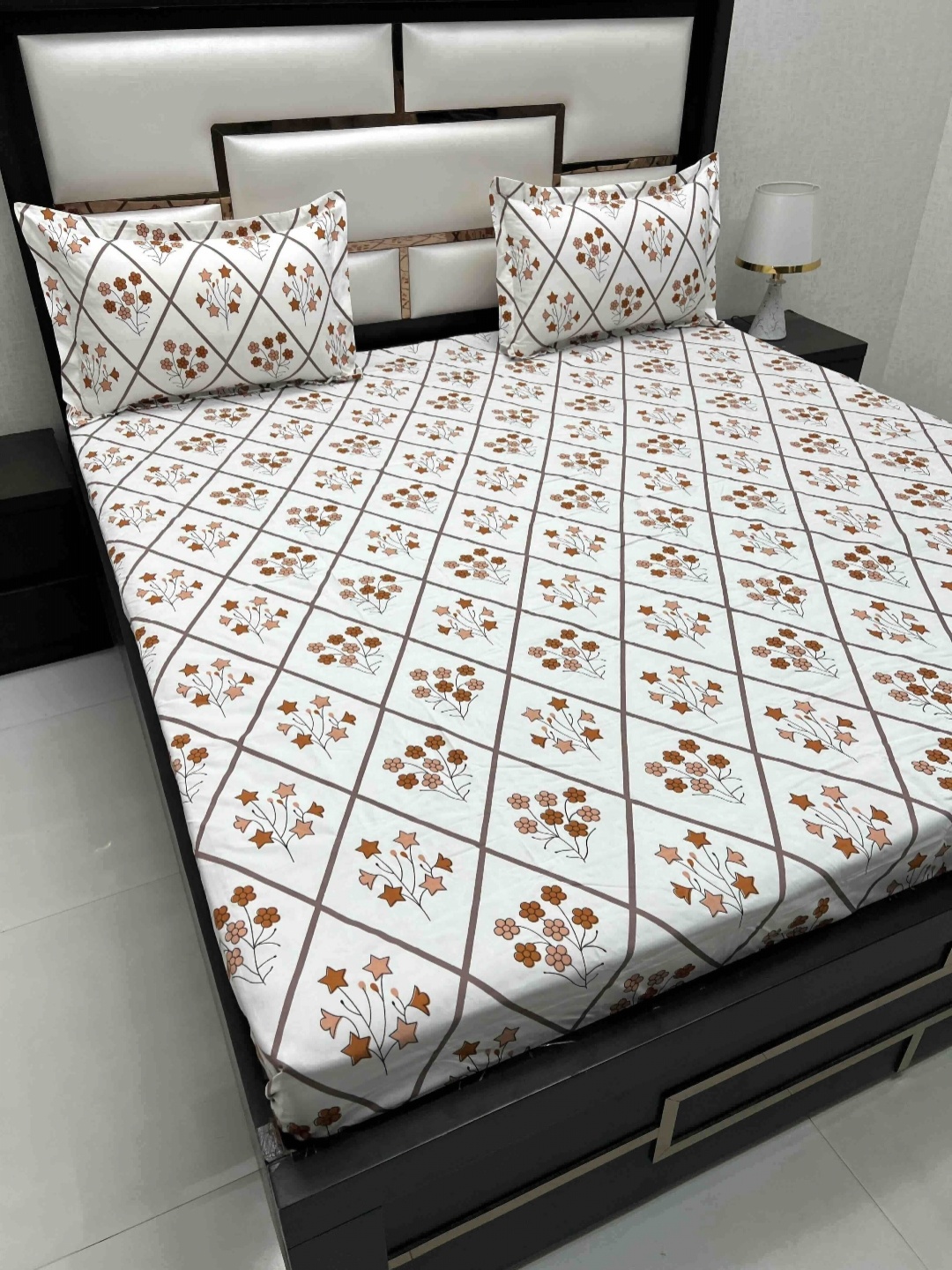 

Pure Decor Queen Size Double Bed Bedsheet With 2 Pillow Covers 2.28m X 2.54m, White