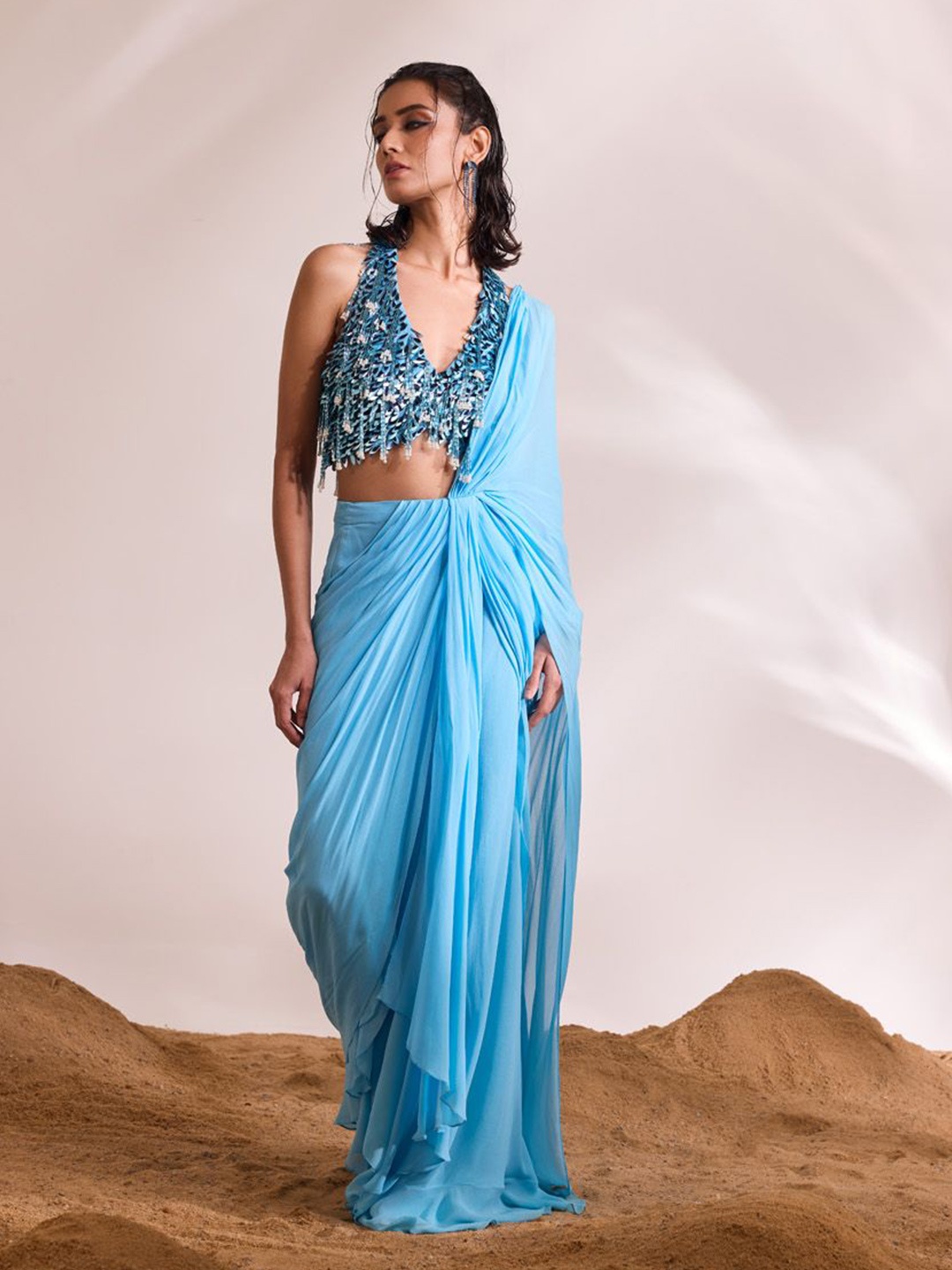 

DIVYA AGGARWAL Embellished Sequinned Fusion Saree, Blue