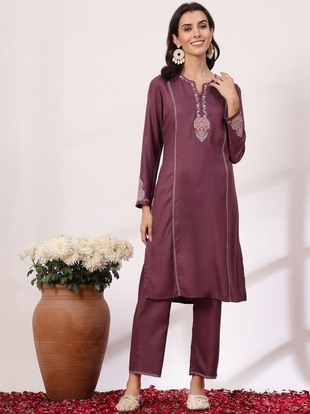 

Nayam By Lakshita Floral Embroidered Straight Kurta With Trouser, Purple