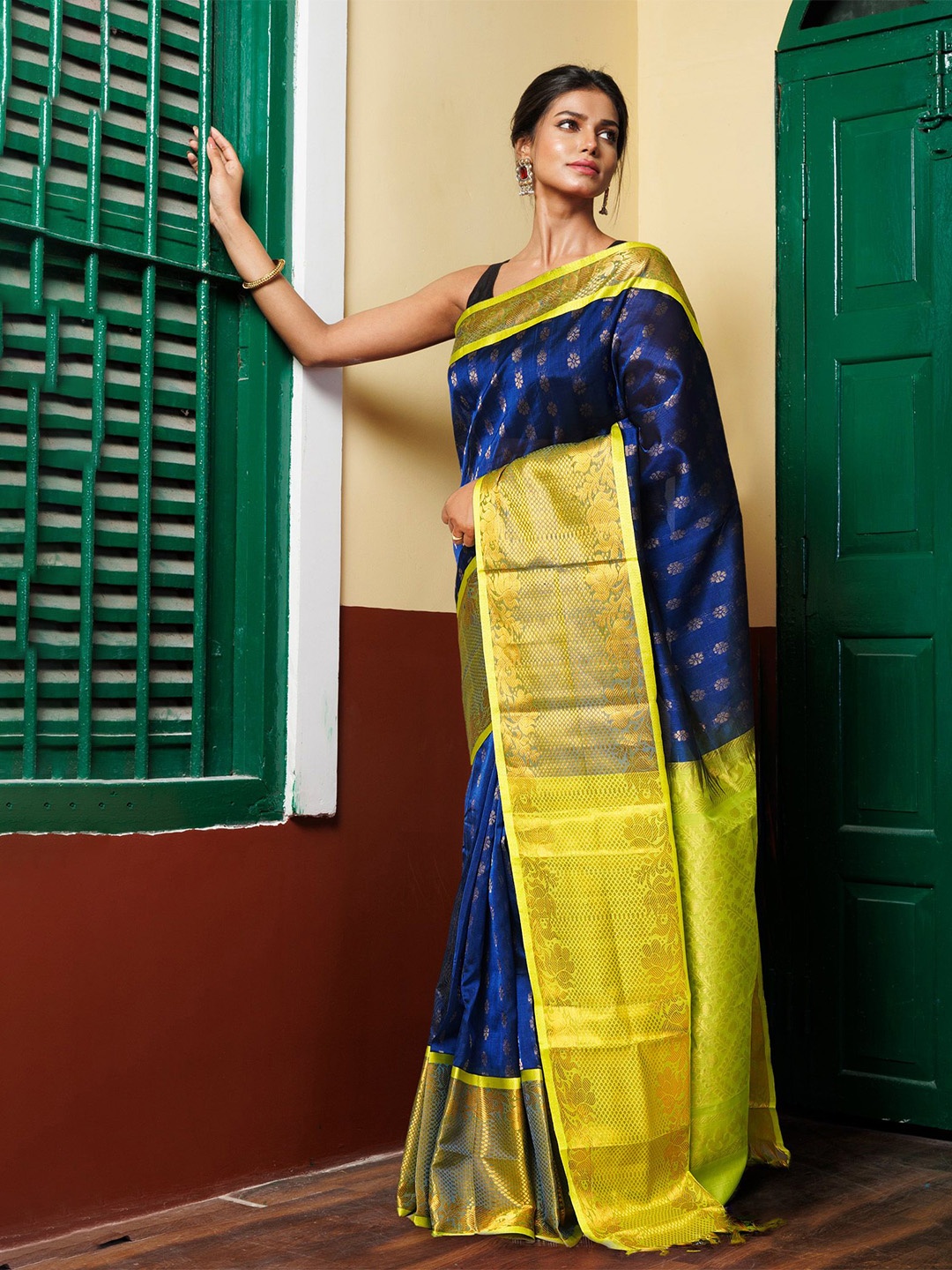 

Unnati Silks Woven Design Zari Silk Cotton Kanjeevaram Saree, Blue