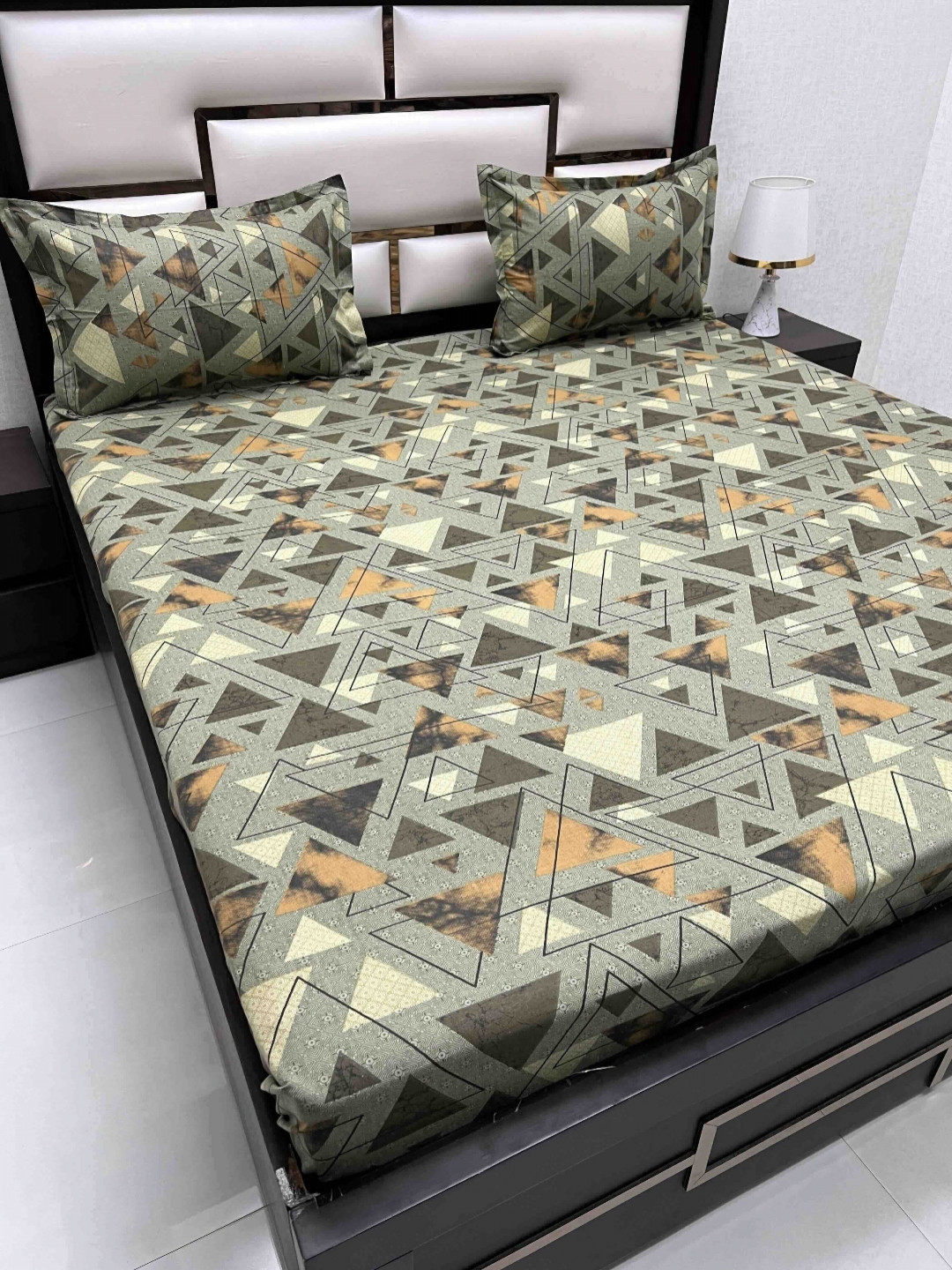 

Pure Decor Cotton Queen Size Double Bedsheet With 2 Pillow Covers 2.28m X 2.54m, Green