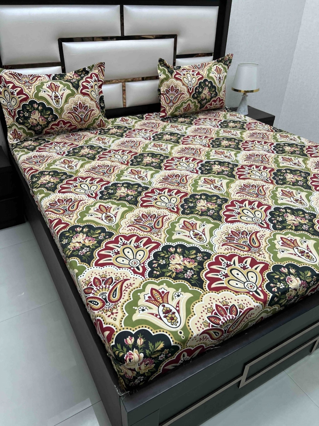

Pure Decor Queen Size Double Bed Bedsheet With 2 Pillow Covers 2.28m X 2.54m, Green