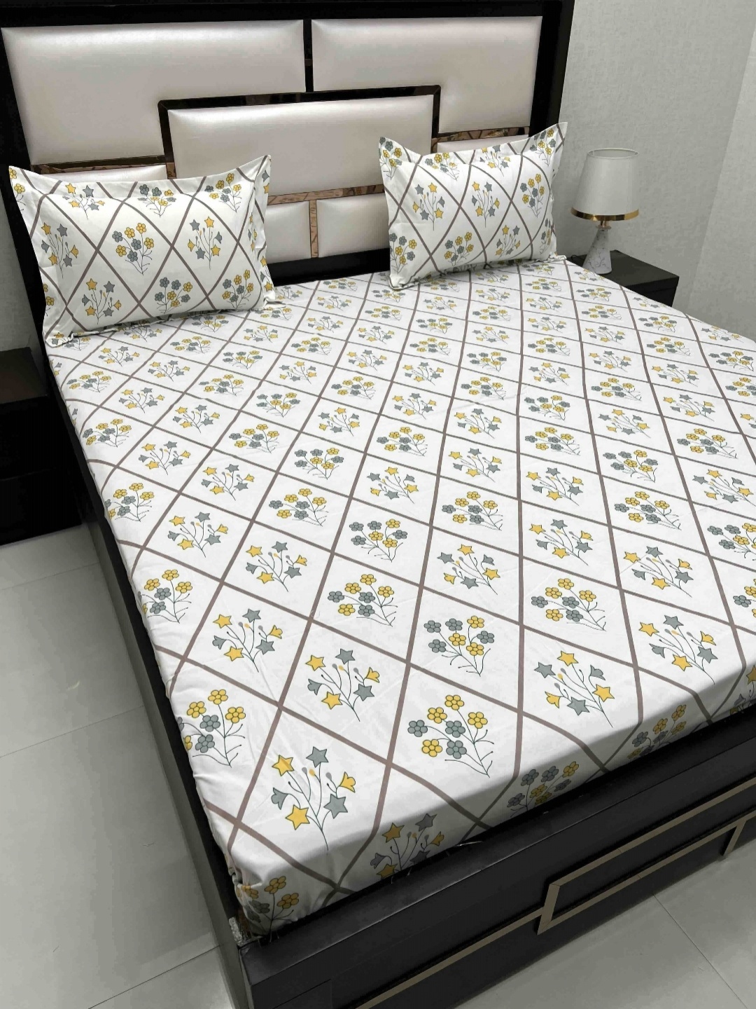 

Pure Decor Queen Size Double Bedsheet With 2 Pillow Covers 2.28m X 2.54m, White