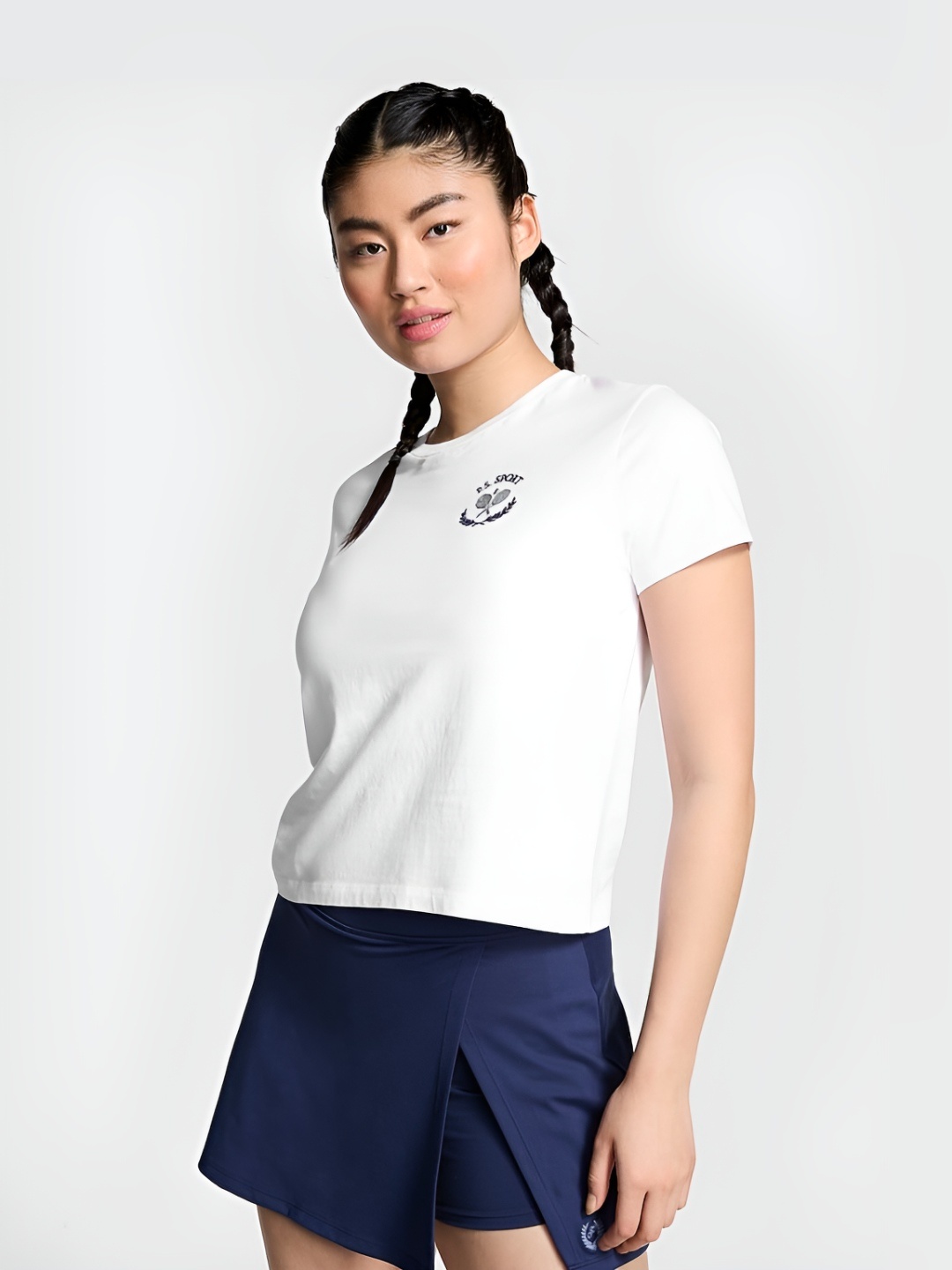 

Victoria's Secret Women Extended Sleeves Applique T-shirt, White
