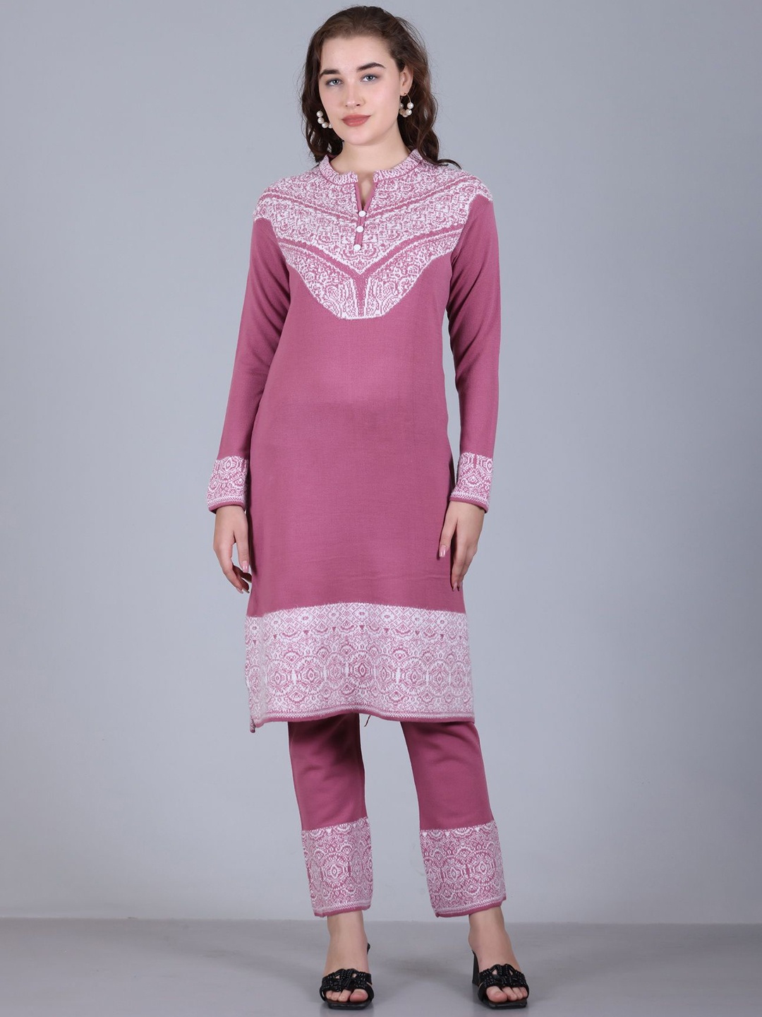 

MONTREX Abstract Thread Work Kurta with Trouser & Dupatta, Pink