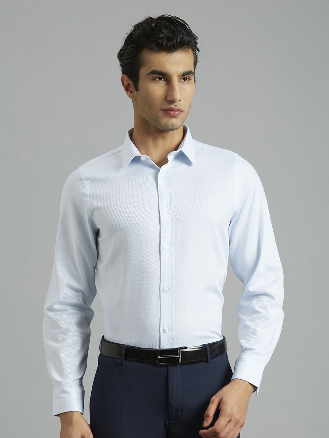 

Reid & Taylor Men Slim Fit Opaque Formal Shirt, Blue