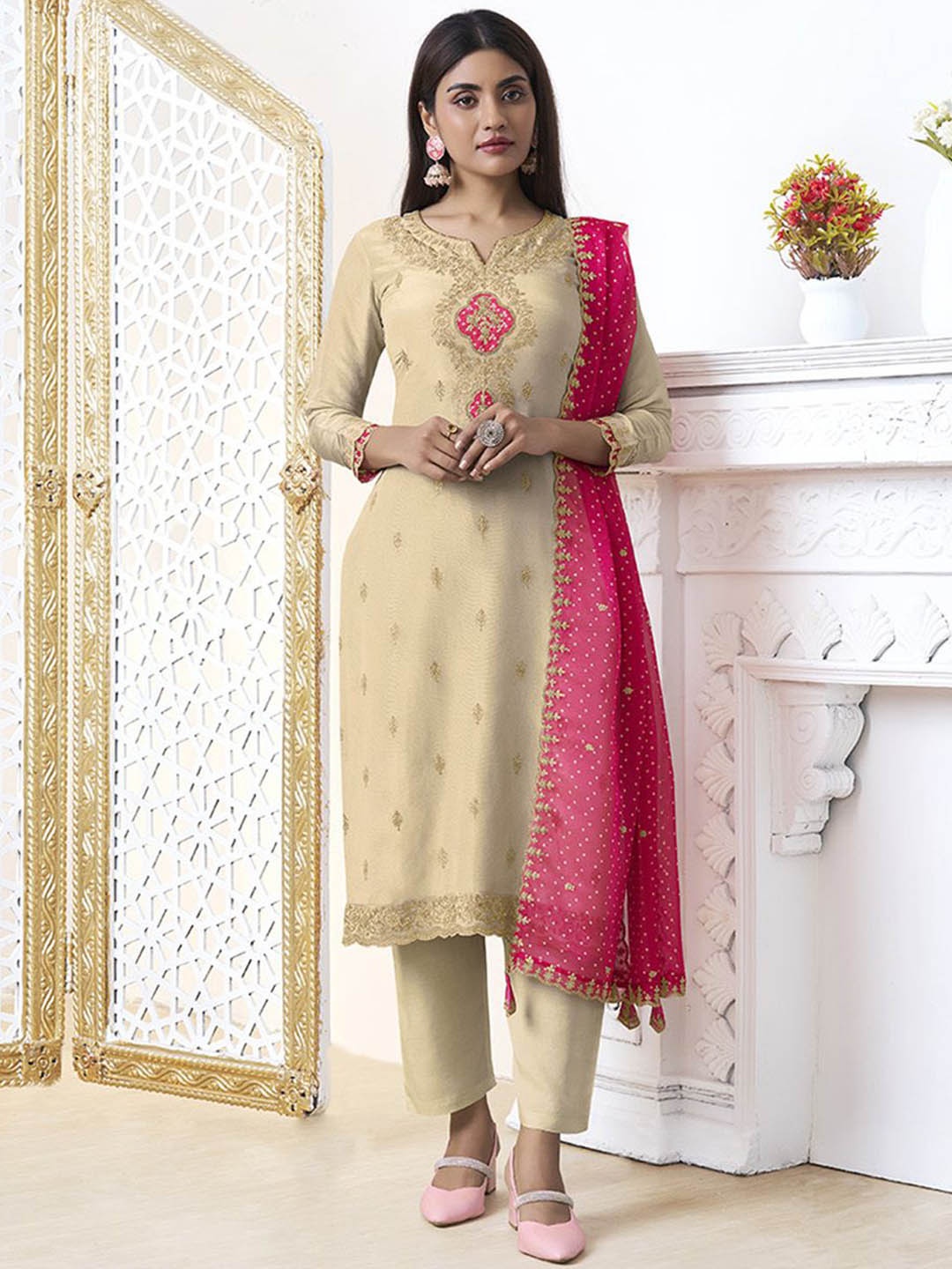 

Seerat Women Ethnic Motifs Regular Pure Silk Kurti with Trousers & With Dupatta, Cream