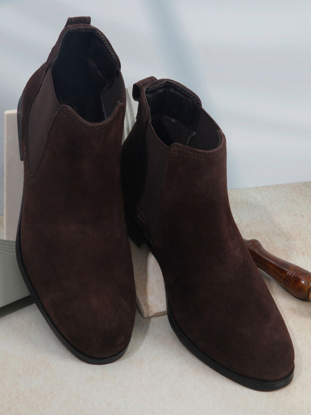 

ID Men Leather Round Toe Chealsea Boots, Brown